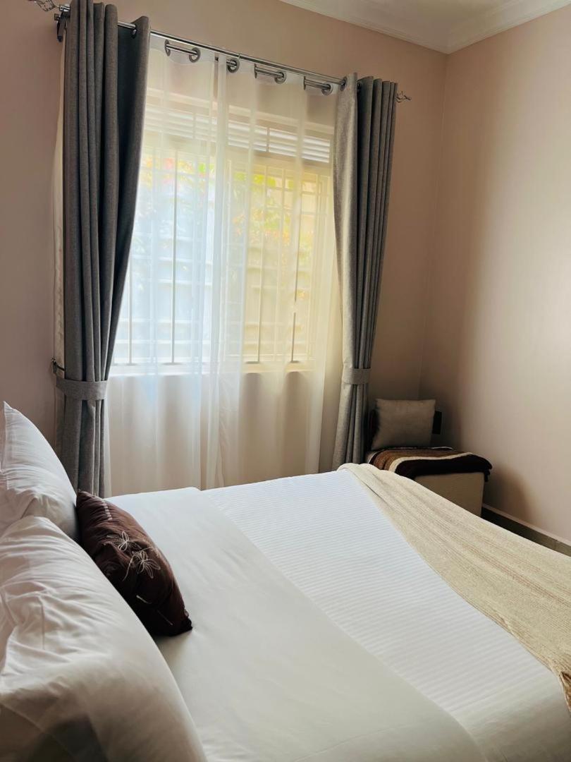 Alsander Homes Raspberry Kampala Luaran gambar